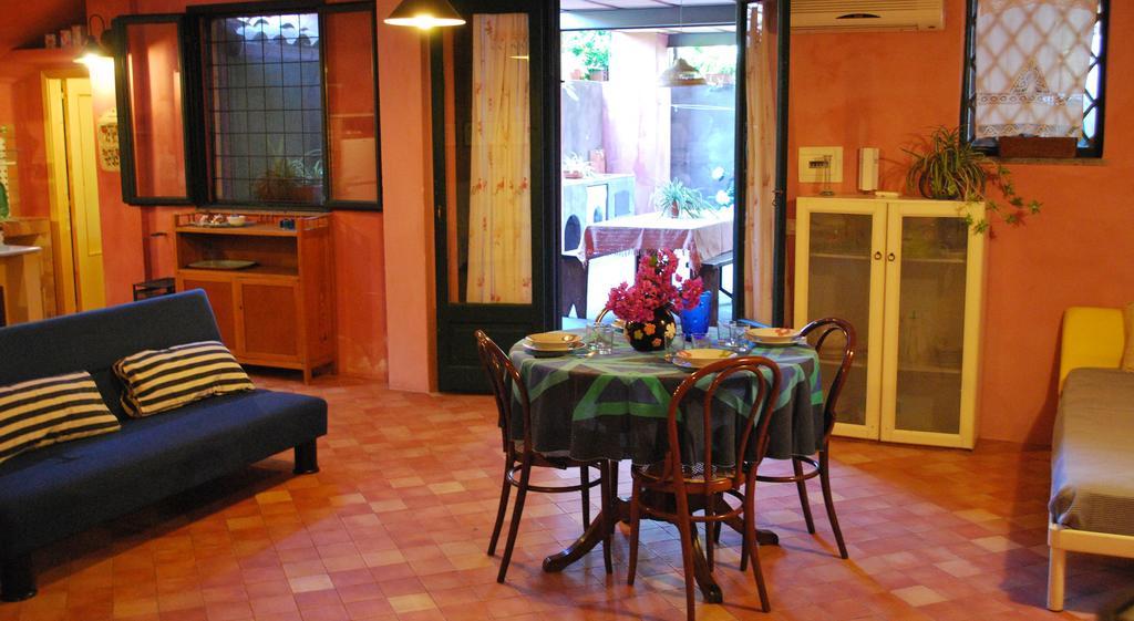 Case Vacanze Fossanave Santa Tecla Habitación foto