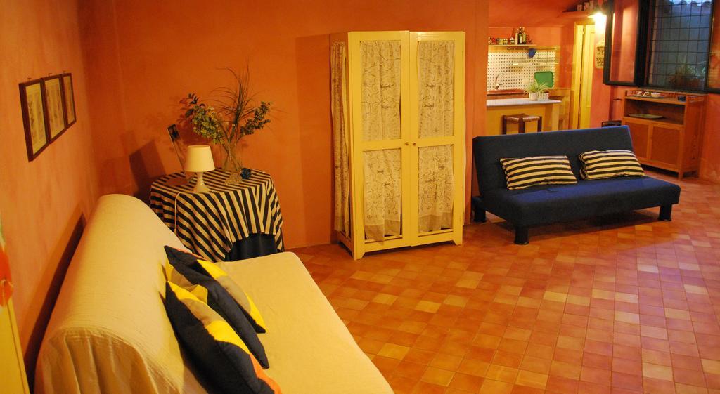 Case Vacanze Fossanave Santa Tecla Habitación foto